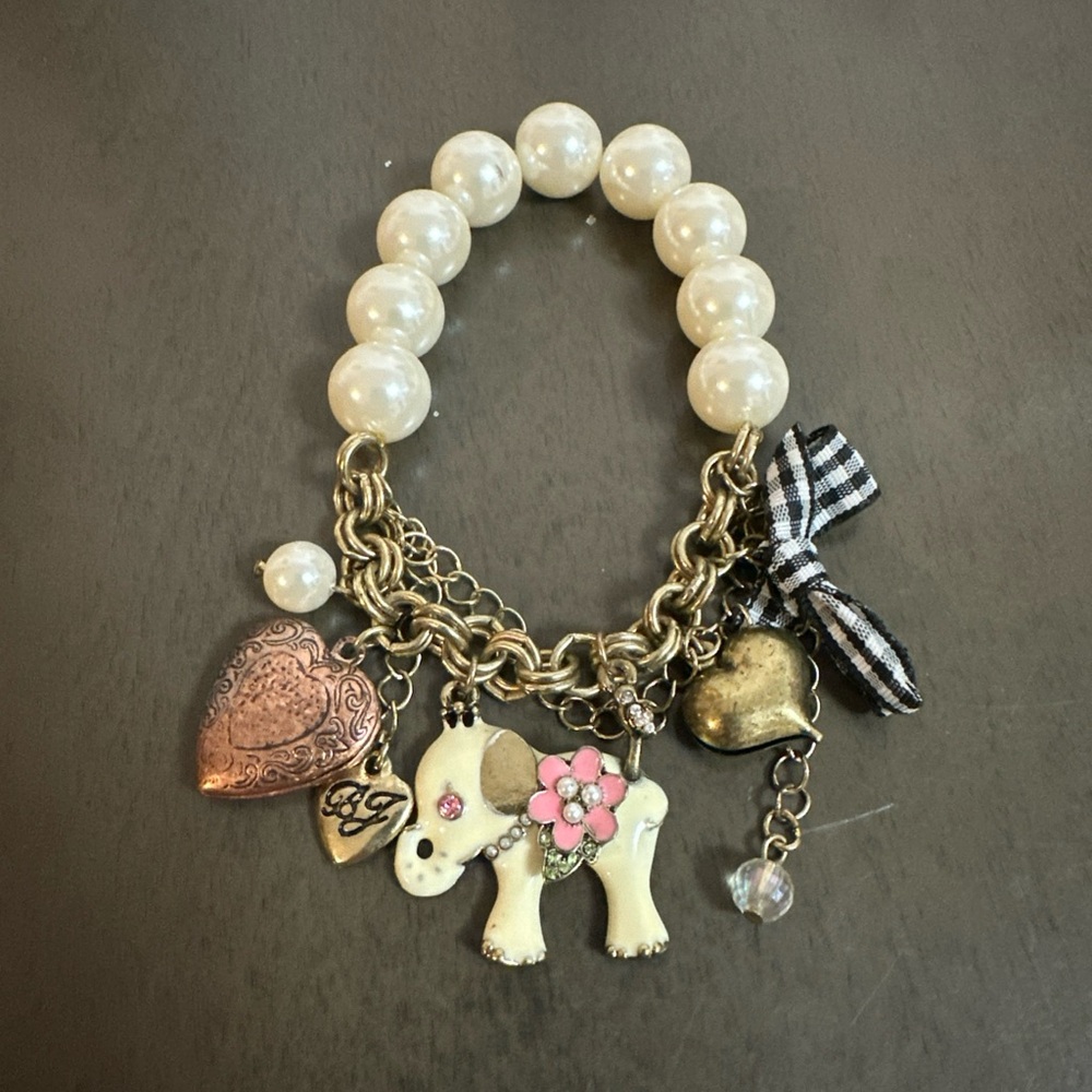 Betsey Johnson Pearl and Gold Charm Bracelet